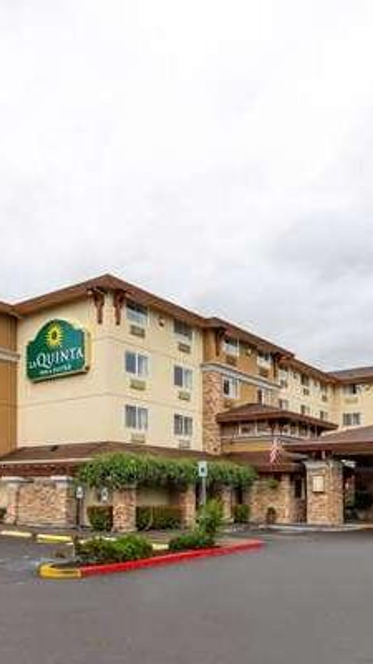 Photo of La Quinta Inn & Suites by Wyndham Vancouver