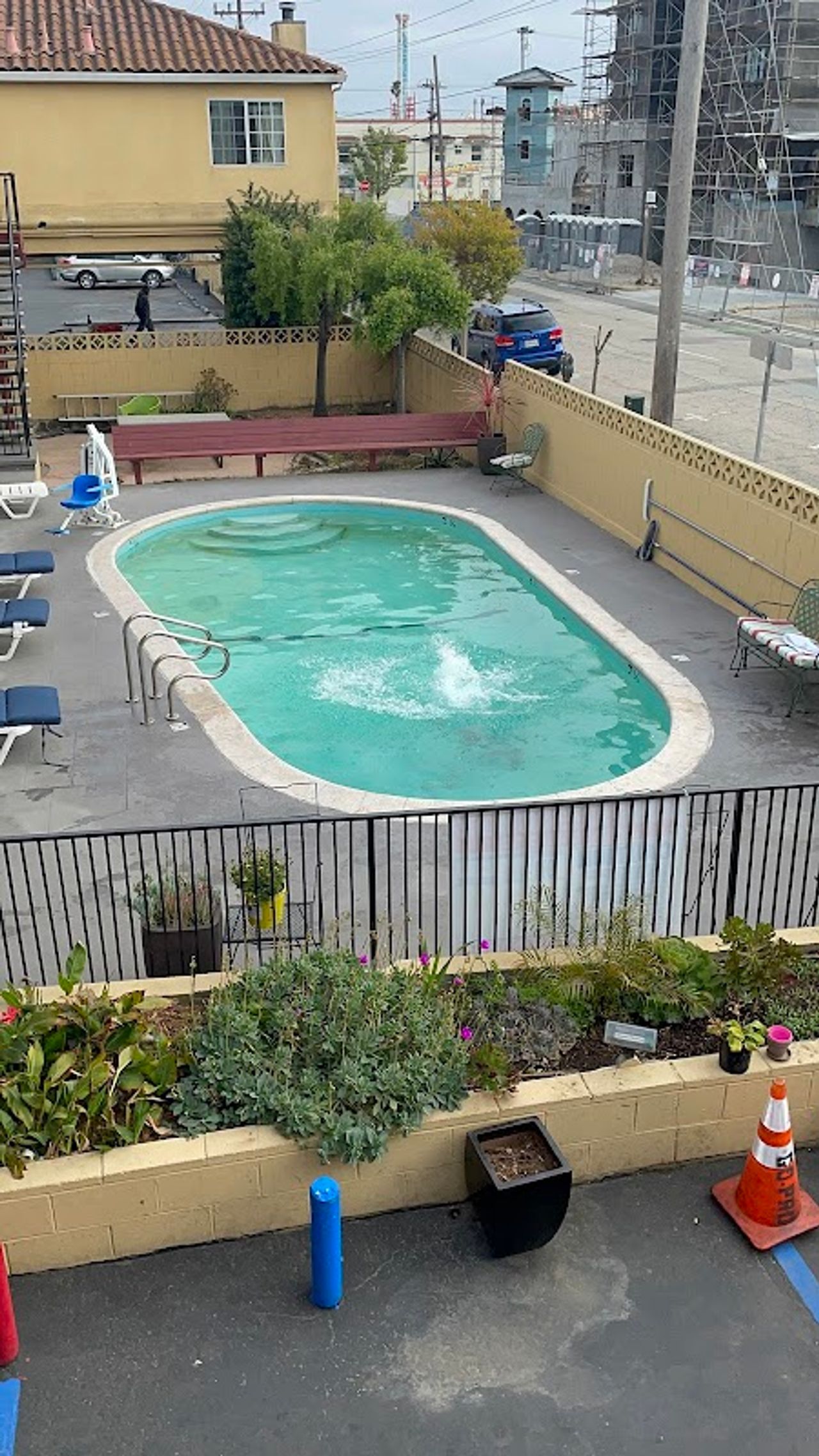 Photo of Super 8 by Wyndham Santa Cruz Beach Boardwalk - Outdoor Pool