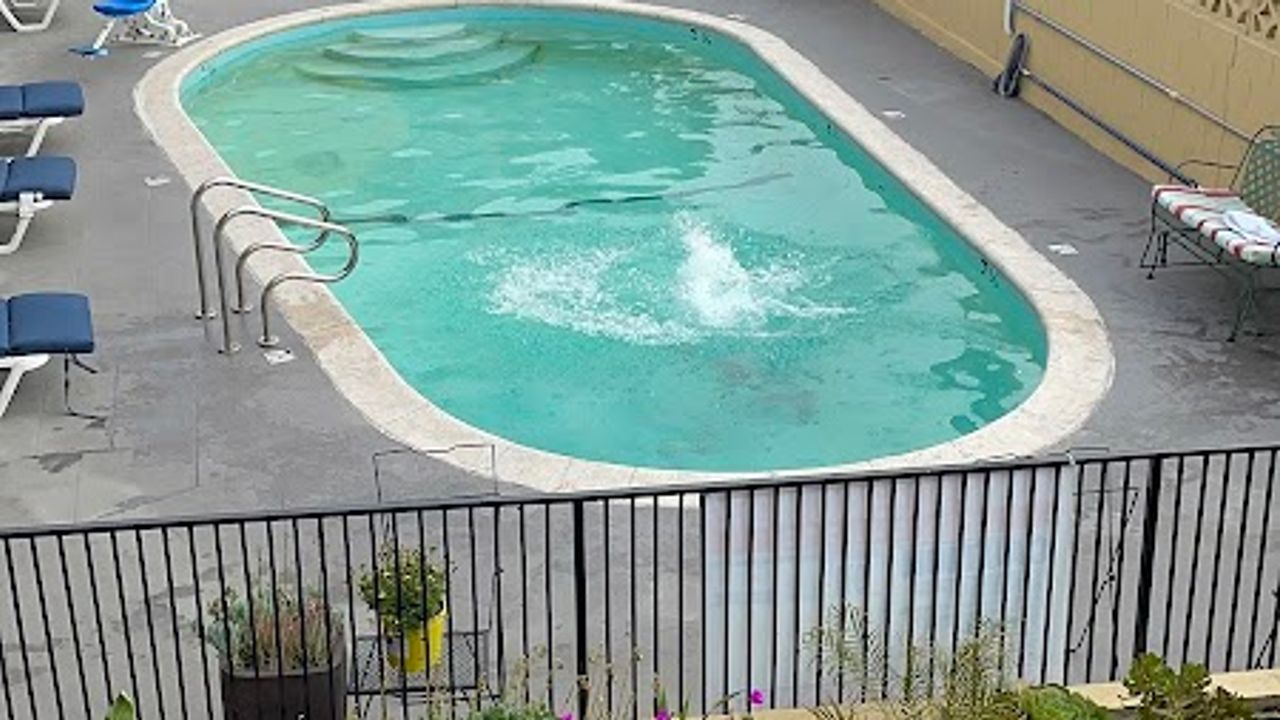 Photo of Super 8 by Wyndham Santa Cruz Beach Boardwalk - Outdoor Pool