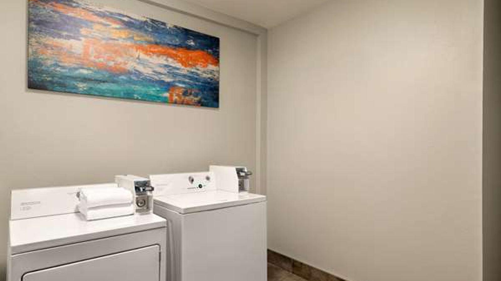 Photo of La Quinta Inn & Suites by Wyndham Salem OR