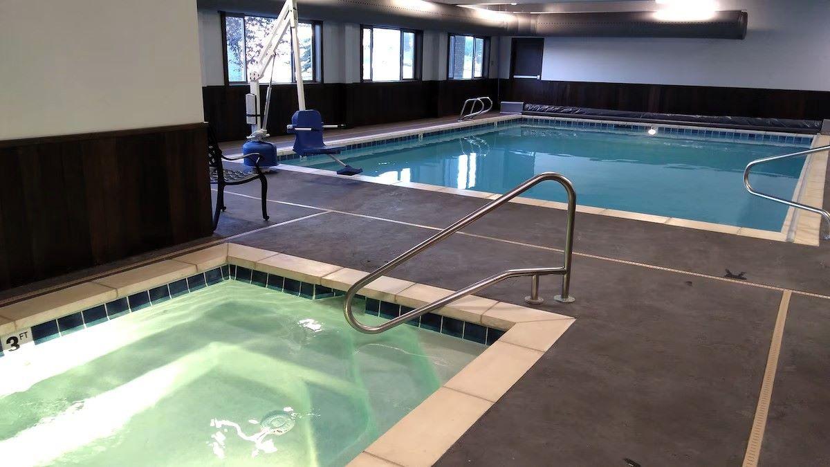 Third Street Inn - indoor heated pool and hot tub