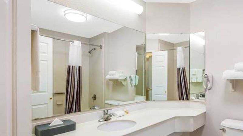 Photo of La Quinta Inn & Suites by Wyndham Fremont / Silicon Valley