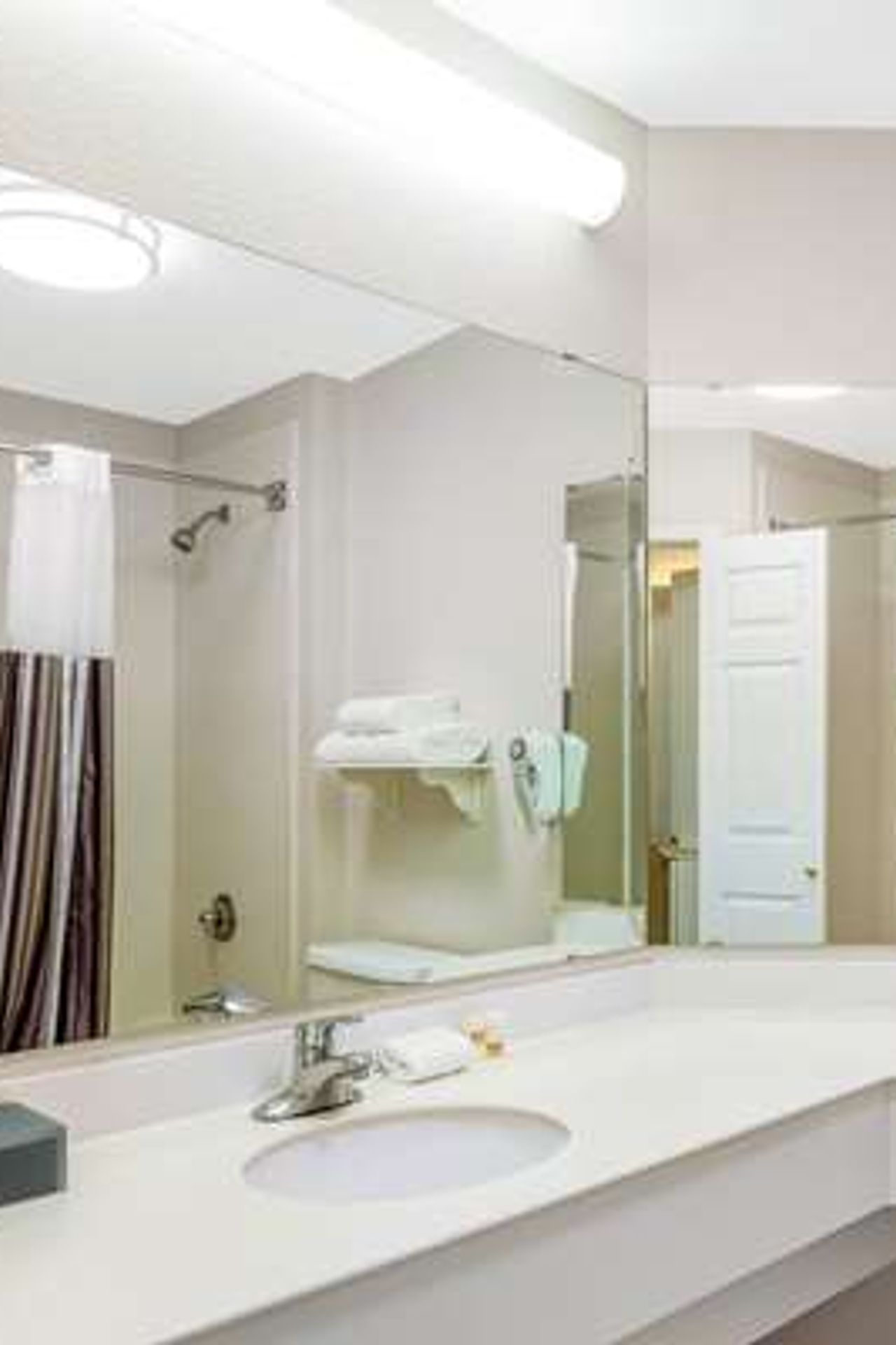 Photo of La Quinta Inn & Suites by Wyndham Fremont / Silicon Valley