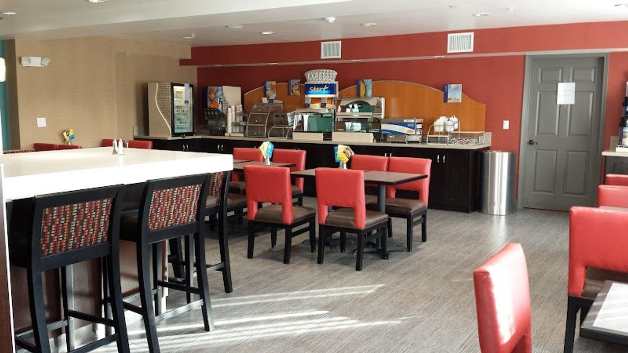 Photo of Holiday Inn Express Bakersfield, an IHG Hotel