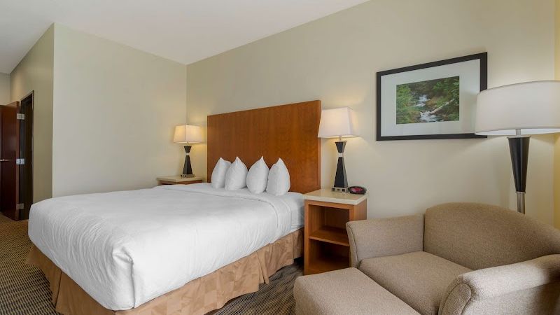 Photo of Best Western Plus Park Place Inn & Suites