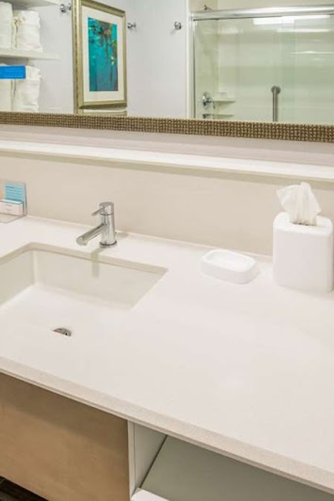 Photo of Hampton Inn Monterey - Bathroom