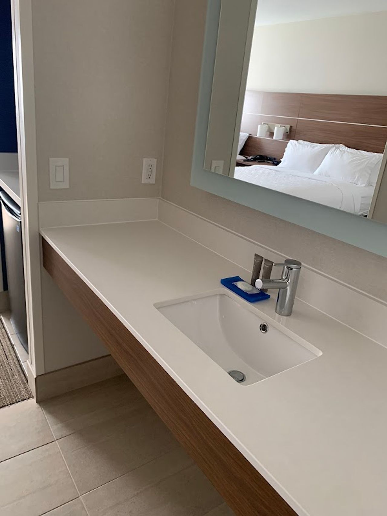 Photo of Holiday Inn Express & Suites Mountain View Silicon Valley, an IHG Hotel