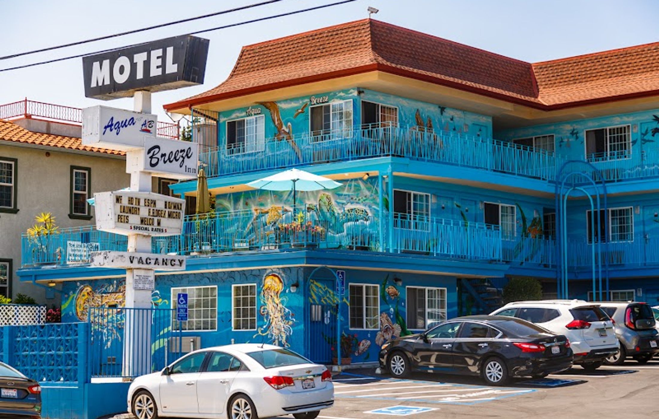 Aqua Breeze Inn