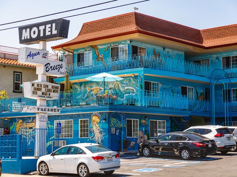 Aqua Breeze Inn