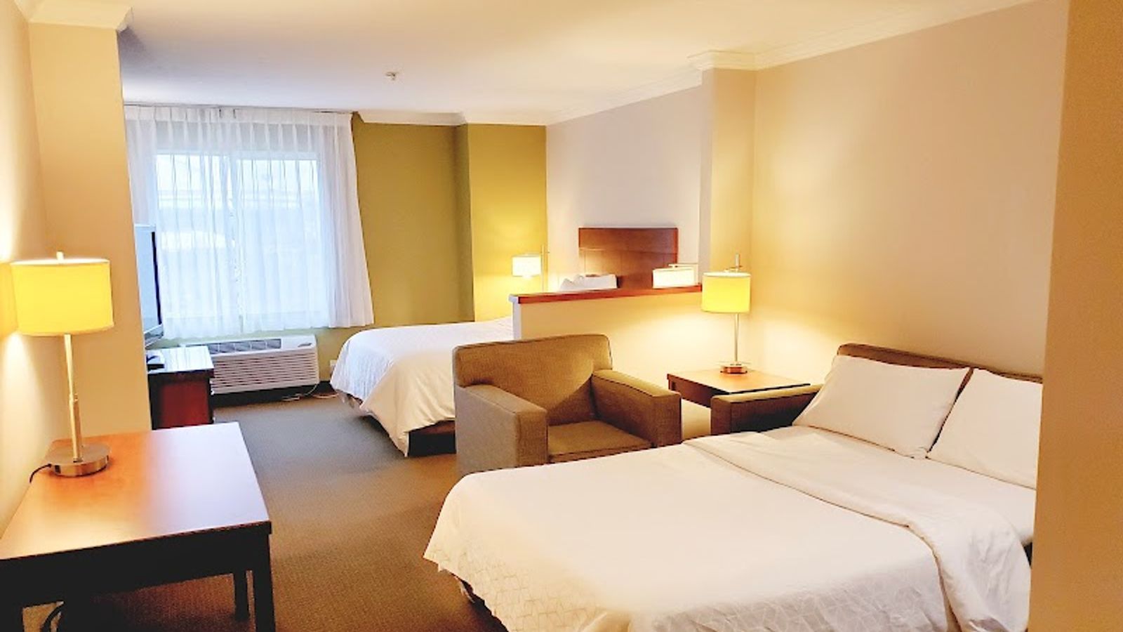 Photo of Holiday Inn Express & Suites Portland-NW Downtown, an IHG Hotel