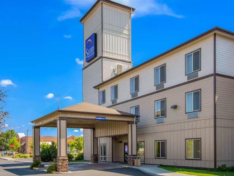 Sleep Inn & Suites