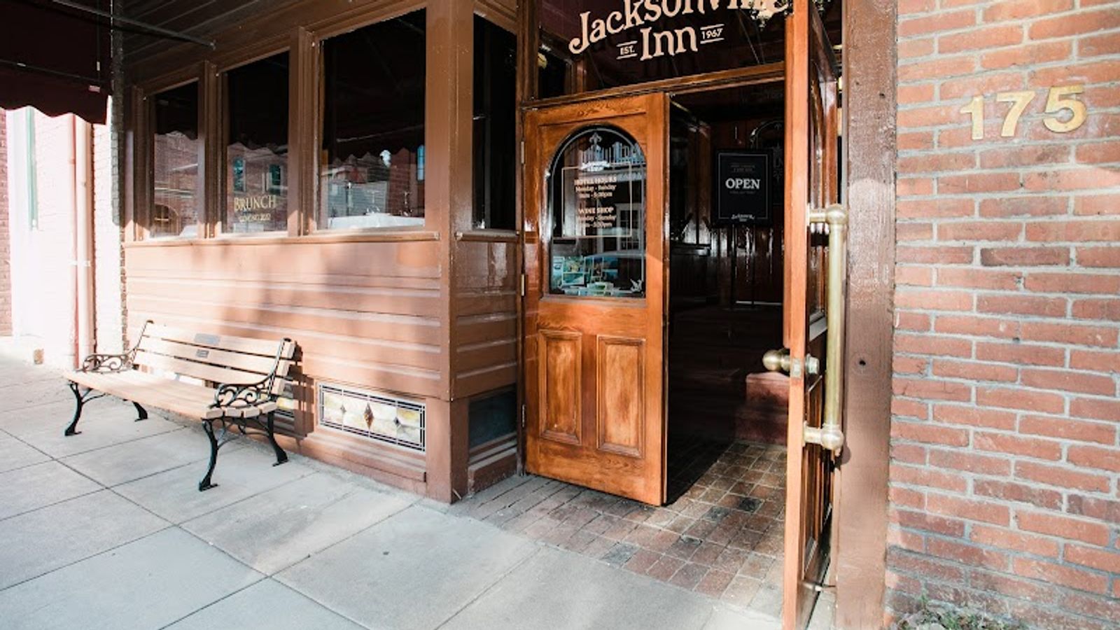 Photo of Jacksonville Inn - Property entrance