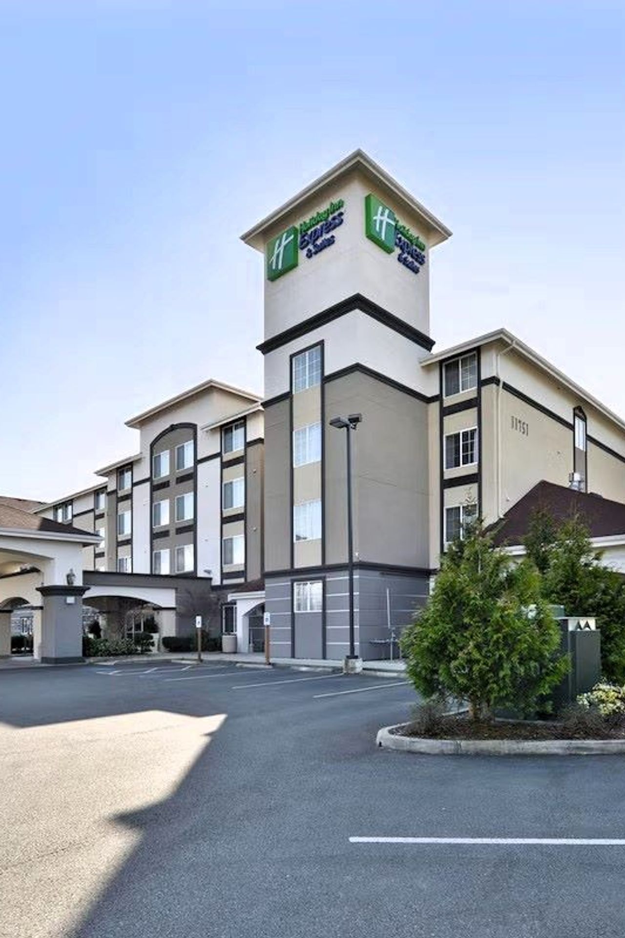 Holiday Inn Express & Suites Tacoma South - Lakewood, an IHG Hotel