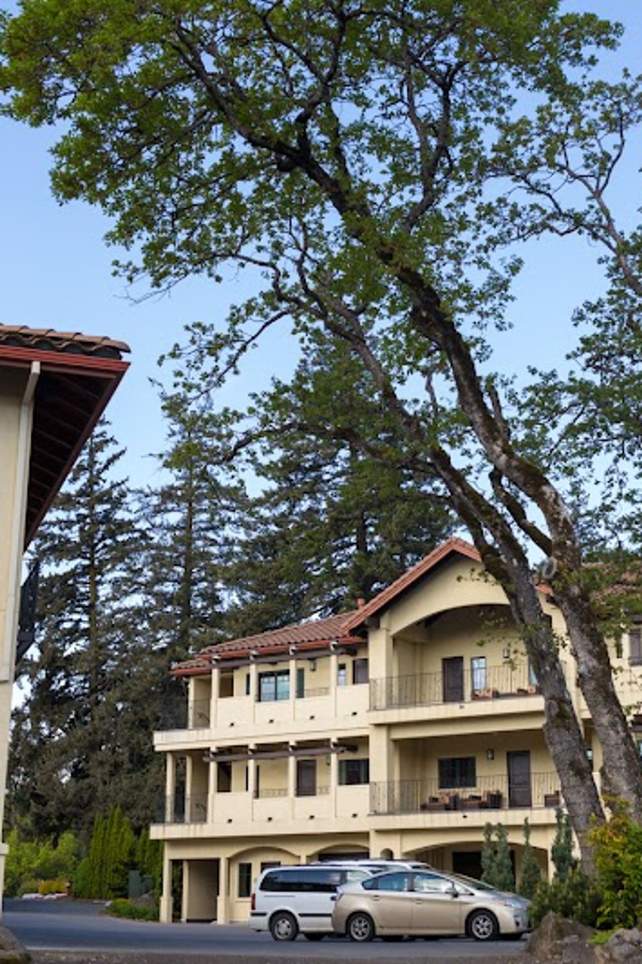 Photo of Columbia Cliff Villas Hotel