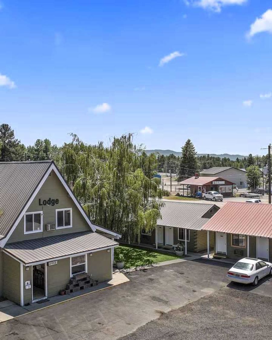 Birch Glen Lodge and Motel