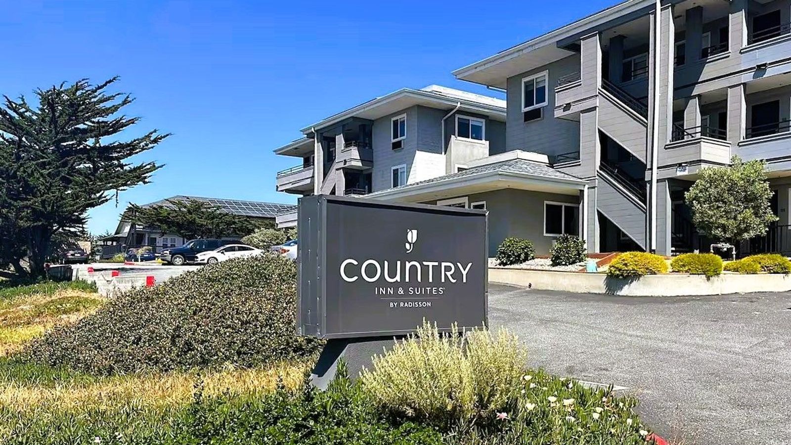 Country Inn & Suites by Radisson, Monterey Beachfront-Marina, CA
