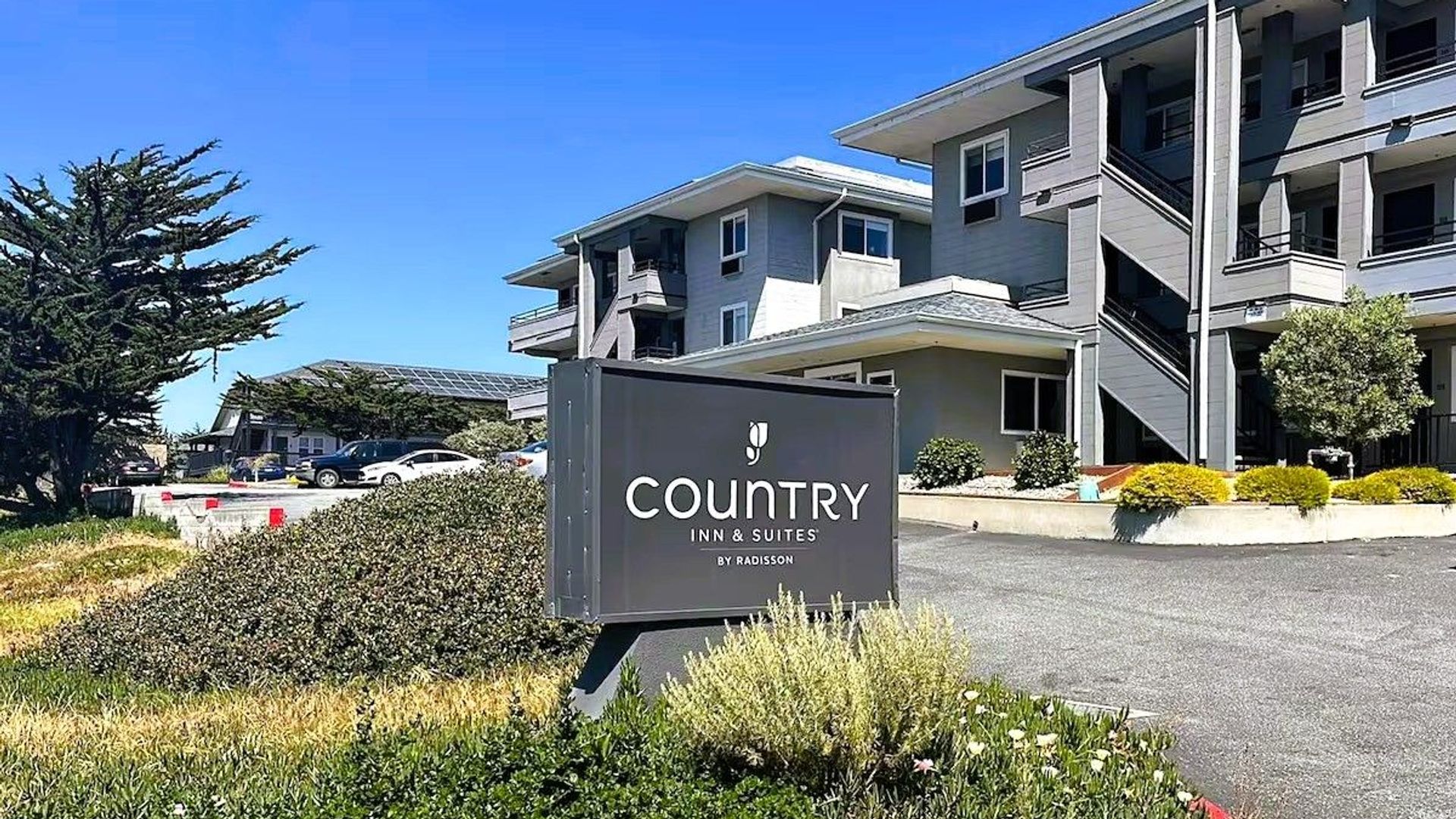Country Inn & Suites by Radisson, Monterey Beachfront-Marina, CA
