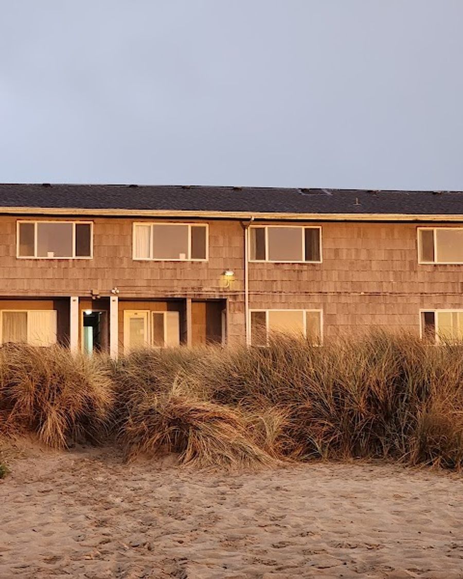 Silver Sands Motel