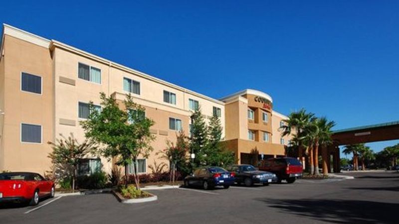 Photo of Courtyard Merced