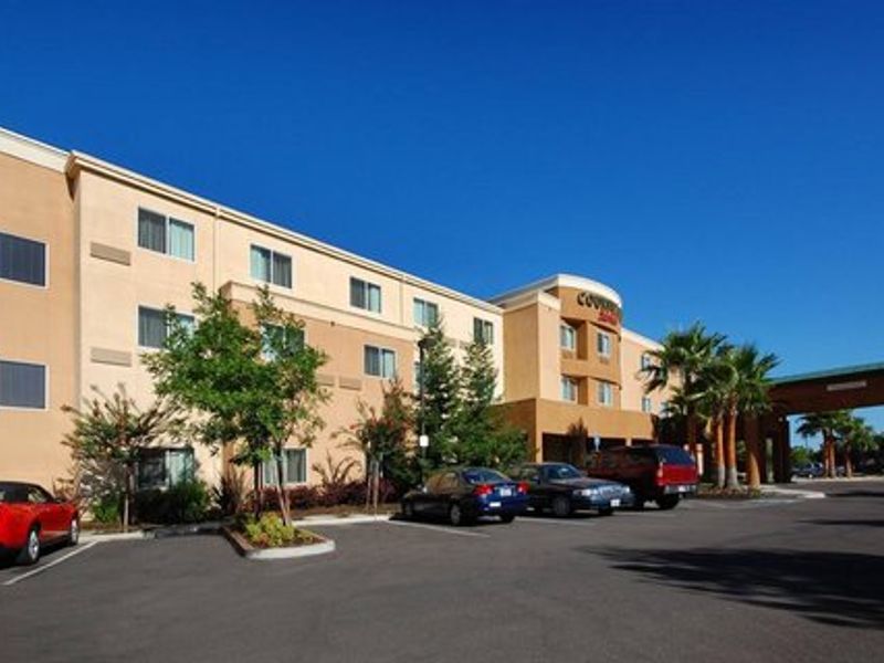 Photo of Courtyard Merced
