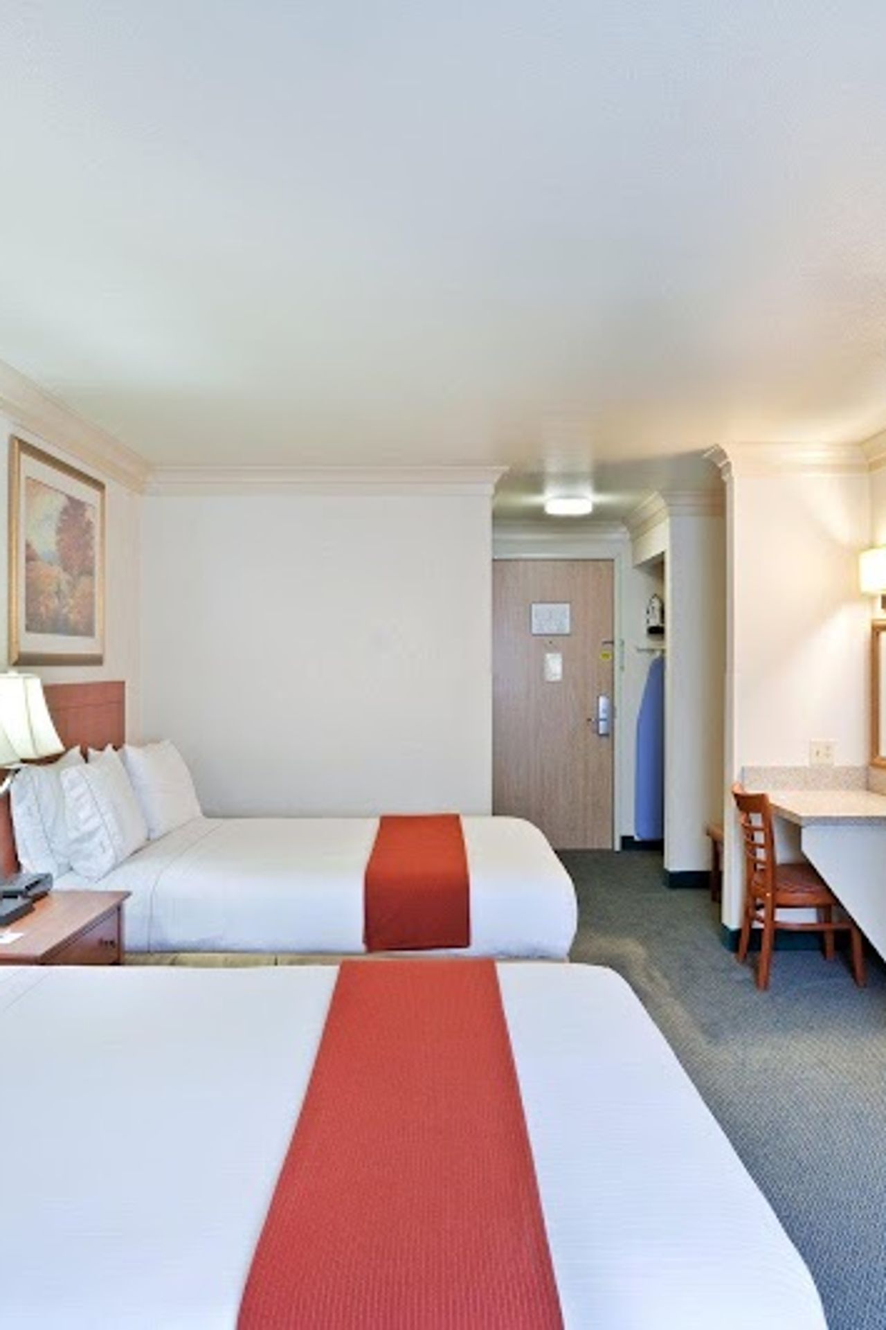 Photo of Holiday Inn Express & Suites Burlington, an IHG Hotel