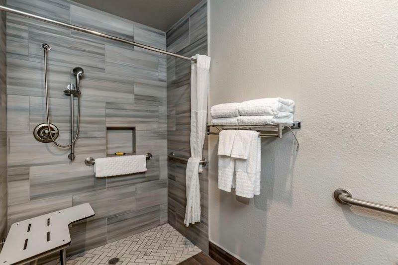 Photo of Best Western Plus Vineyard Inn