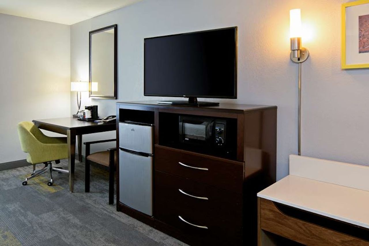 Photo of Hampton Inn & Suites Bakersfield/Hwy 58, CA