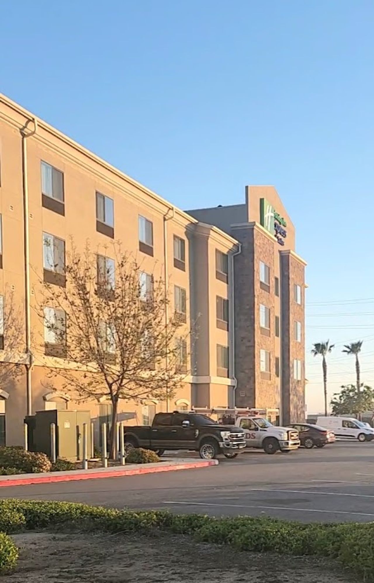 Photo of Holiday Inn Express & Suites Bakersfield Airport, an IHG Hotel