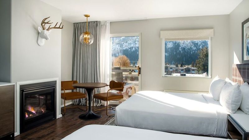 Hotel Ketchum - Double Queen Room, Fireplace
