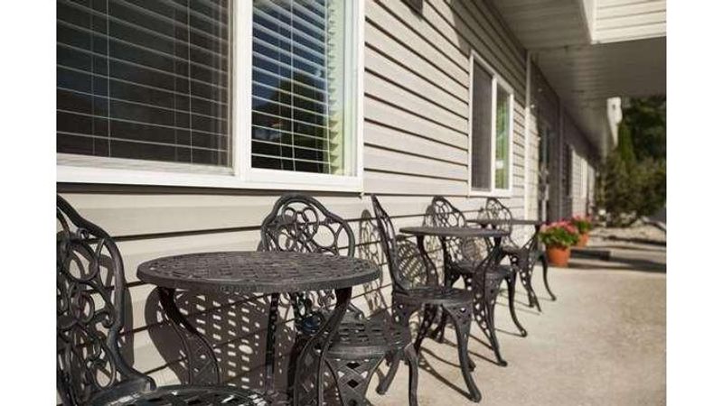 Photo of Super 8 by Wyndham Salmon