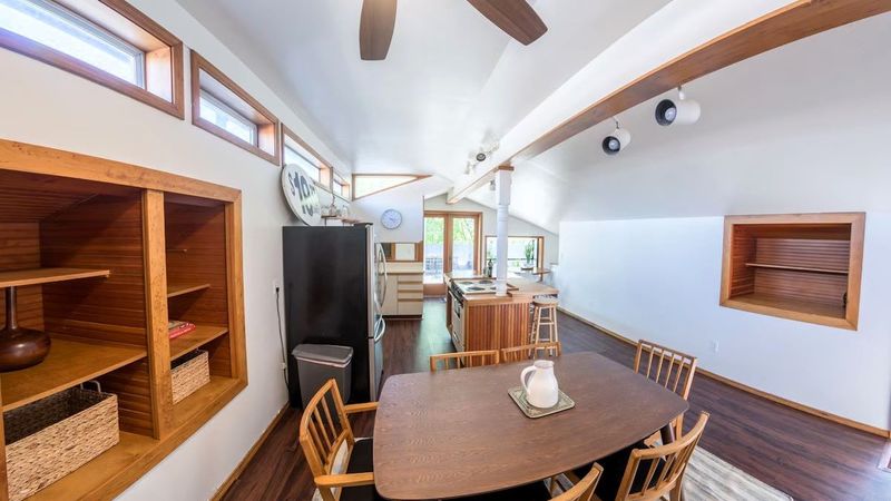 The Monarch Motel - Penthouse Suite