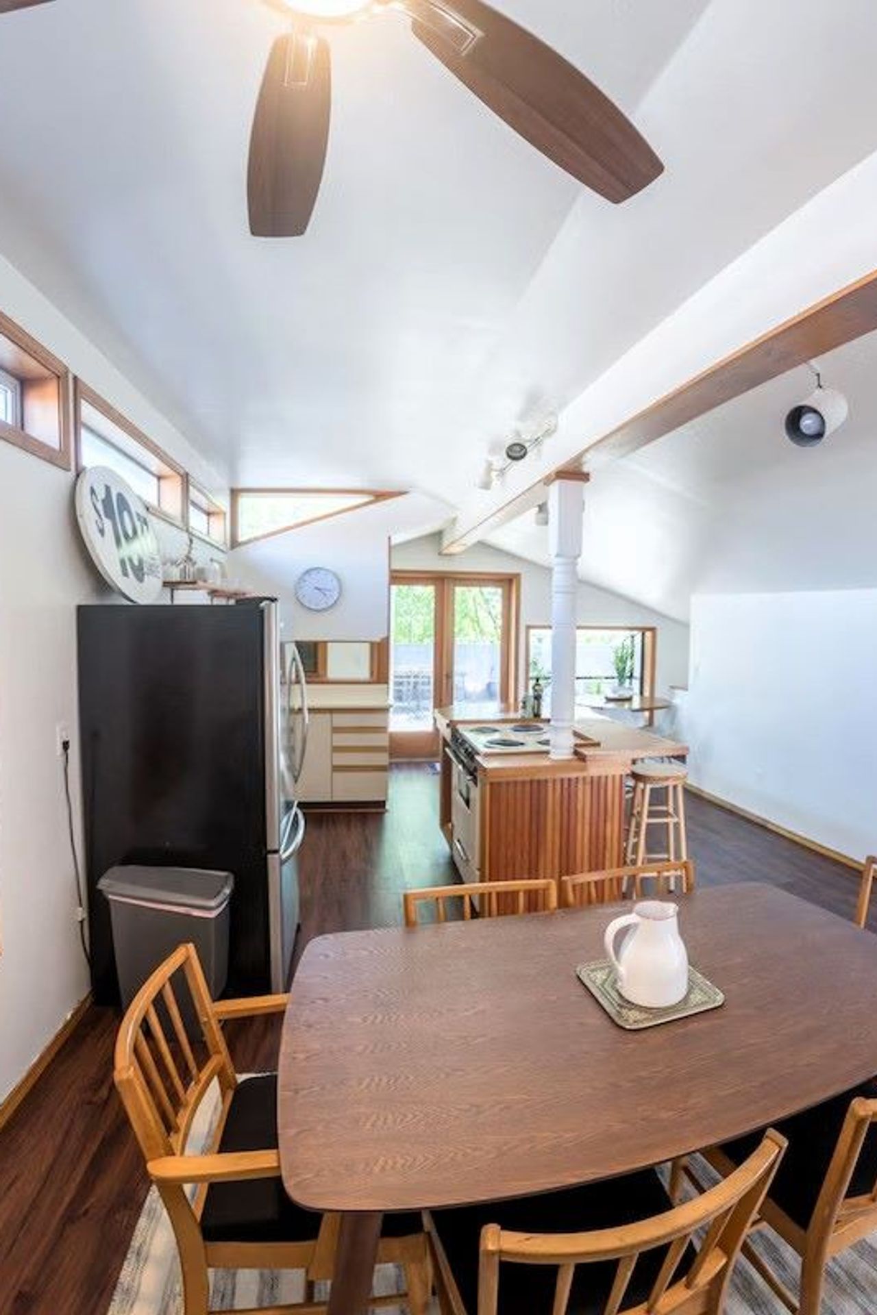 The Monarch Motel - Penthouse Suite