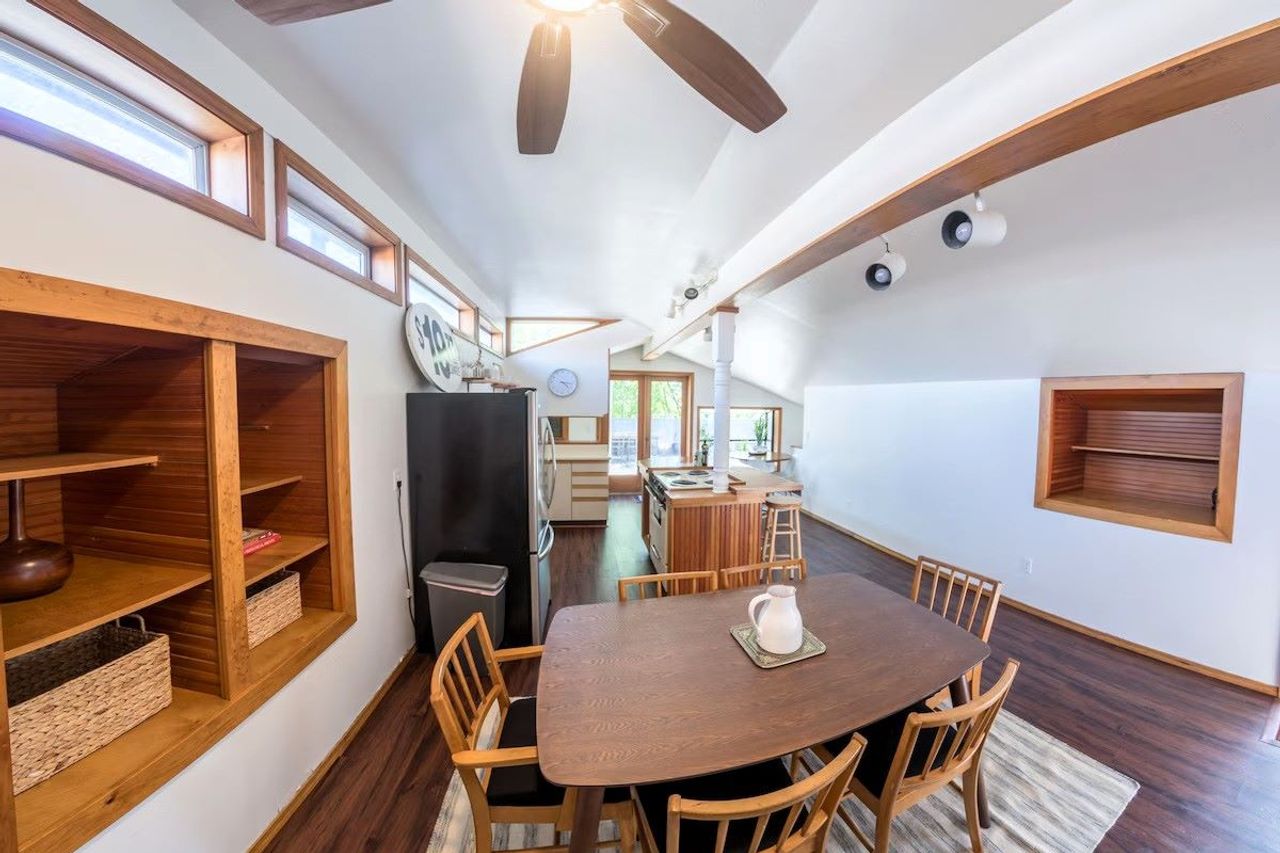 The Monarch Motel - Penthouse Suite