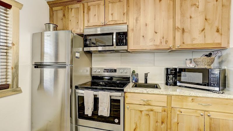 Photo of Cascade Lake Inn