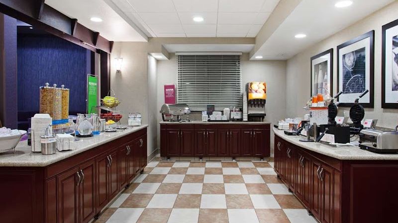 Photo of Hampton Inn & Suites Oakland Airport-Alameda