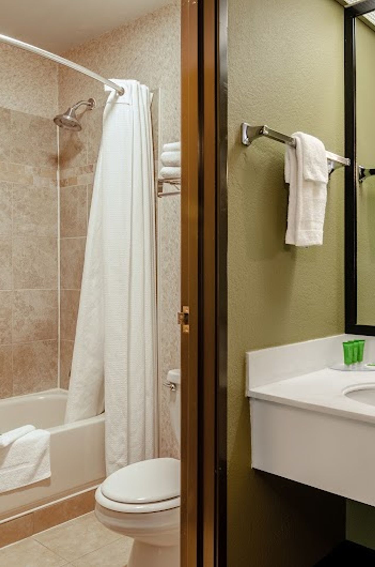 Photo of GuestHouse Poulsbo