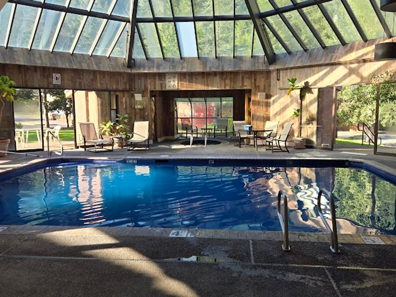 Photo of Wallace Inn - Indoor pool and hot tub