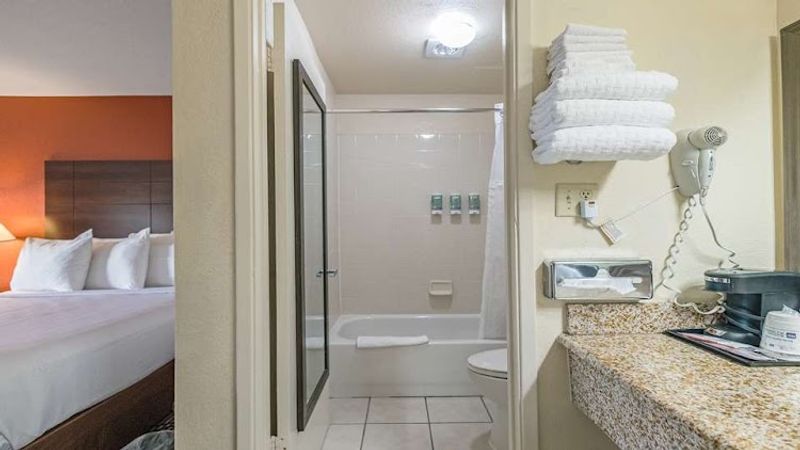 Photo of Best Western Roseville Inn