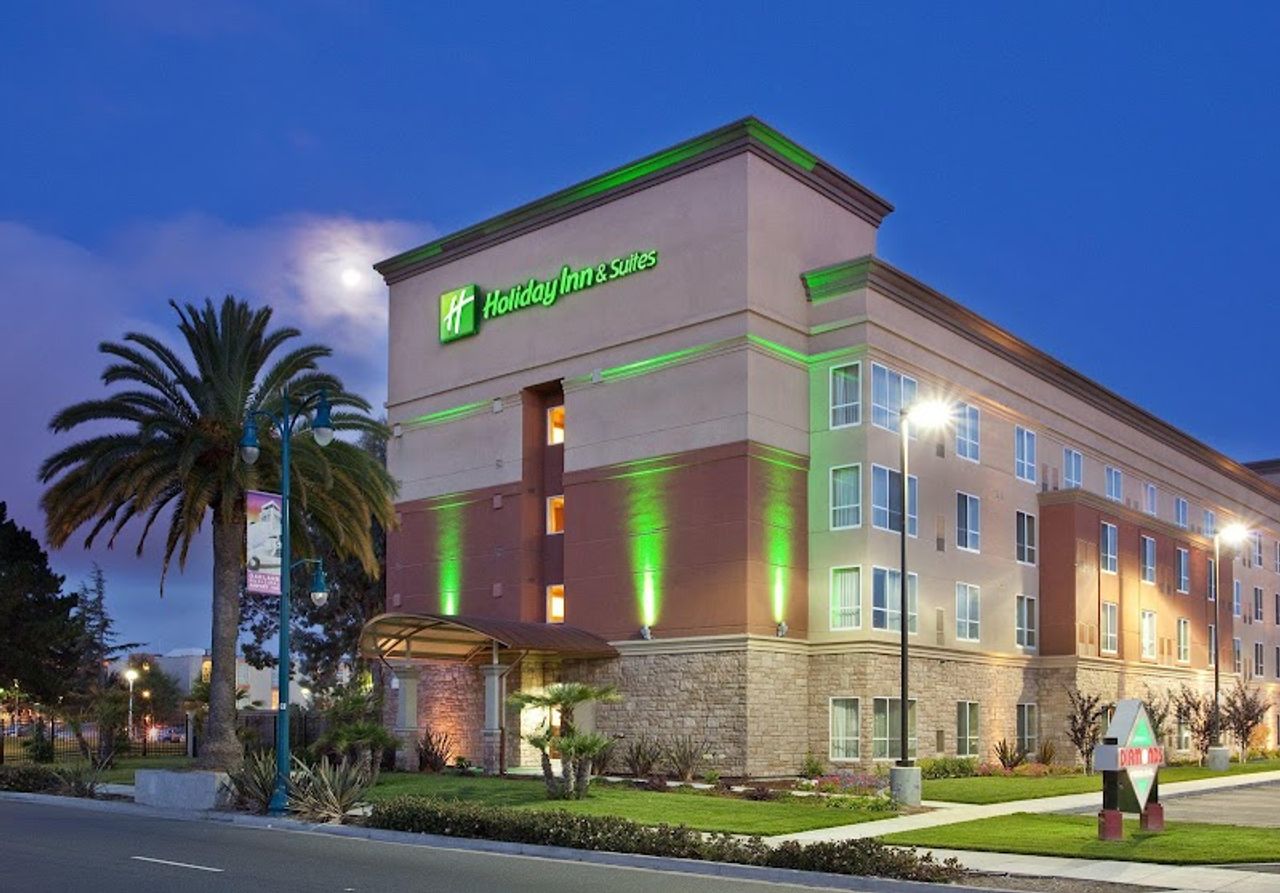 Photo of Holiday Inn & Suites Oakland - Airport, an IHG Hotel