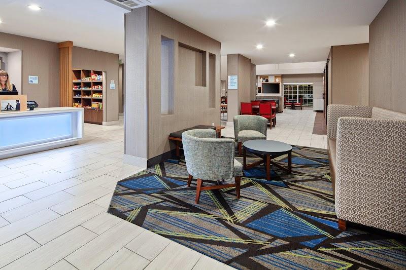 Photo of Holiday Inn Express & Suites Tulare by IHG