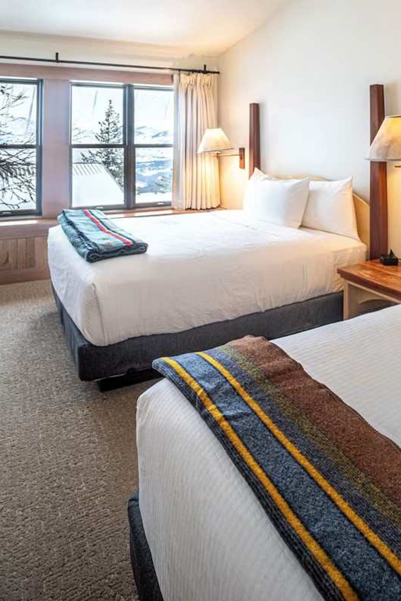 Sun Mountain Lodge - Room