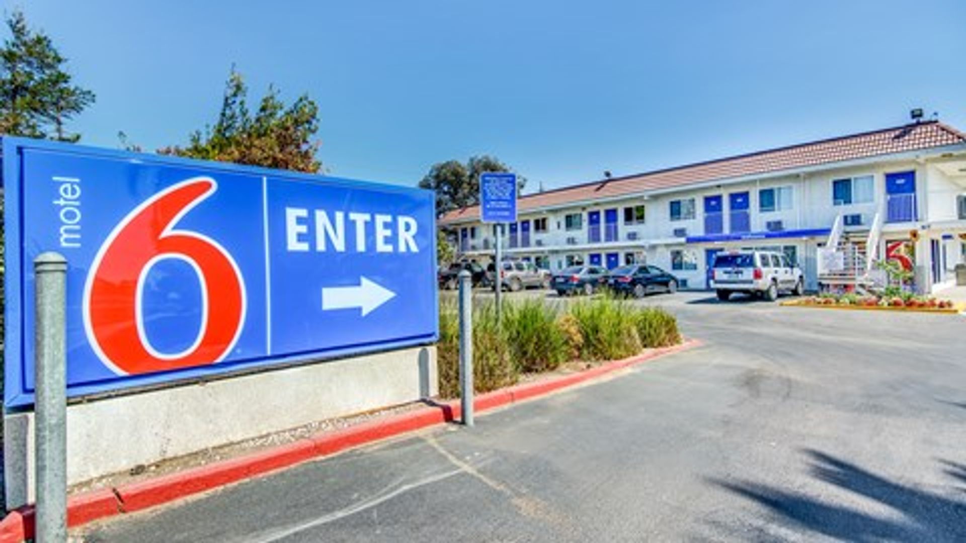 Motel 6 Stockton, CA - Charter Way West
