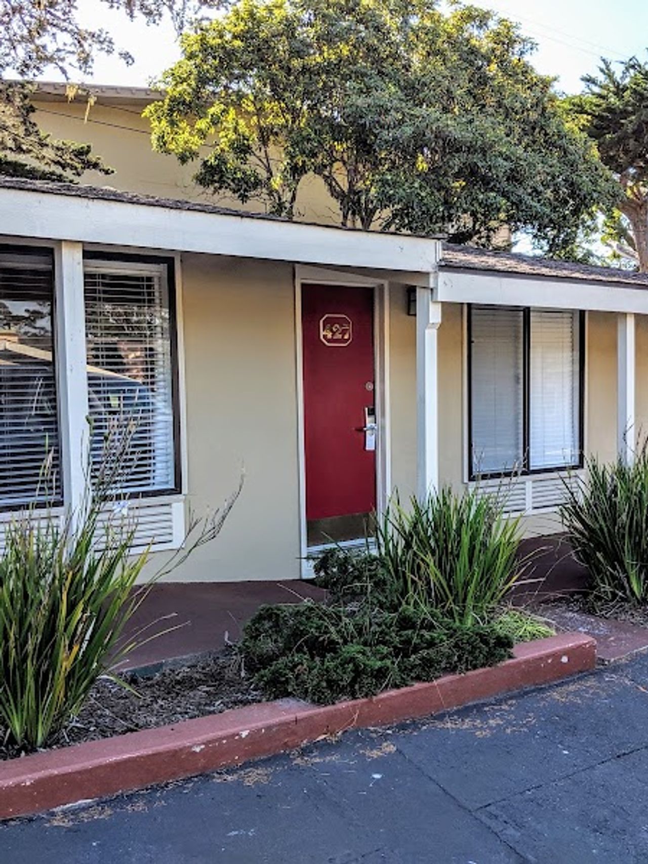Photo of Monterey Peninsula Inn - Cottages