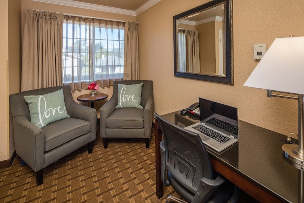 Photo of Stage Coach Lodge Monterey - Deluxe King Room