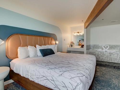 Photo of Adobe Resort, Yachats - Suite, King Bed, Private In-room hot tub