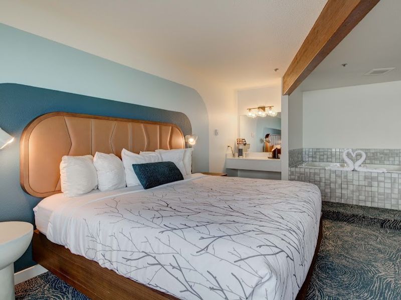 Photo of Adobe Resort, Yachats - Suite, King Bed, Private In-room hot tub
