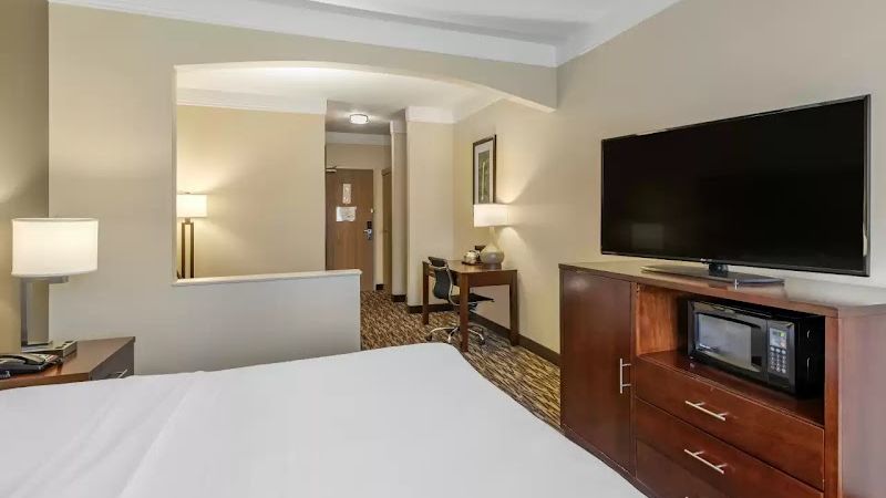 Photo of Comfort Suites Salem