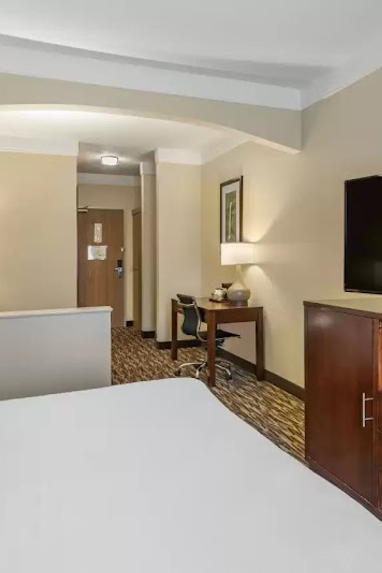 Photo of Comfort Suites Salem