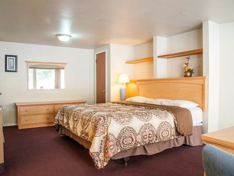 Photo of The Tides Inn & Suites