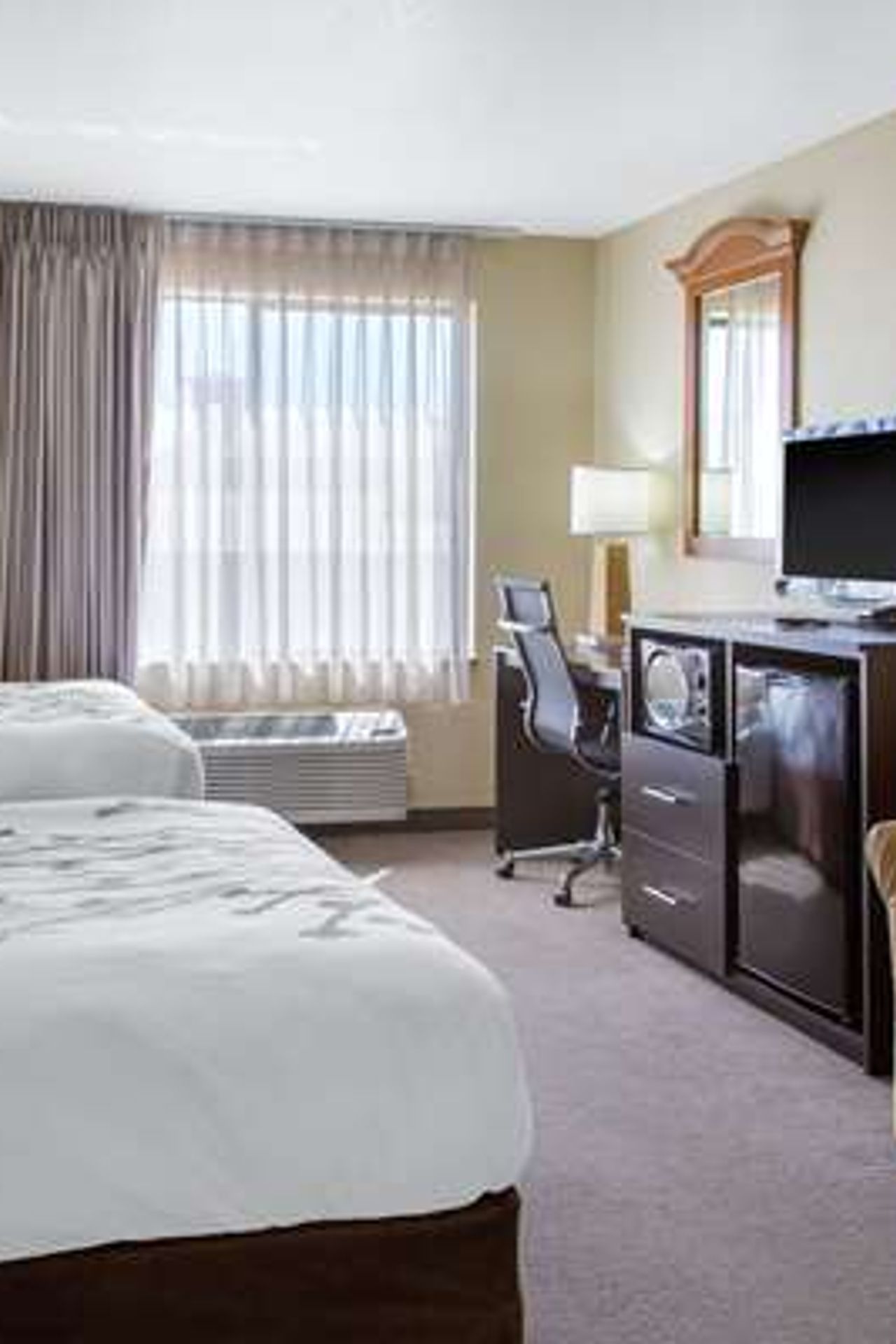 Photo of Sleep Inn & Suites Bakersfield North